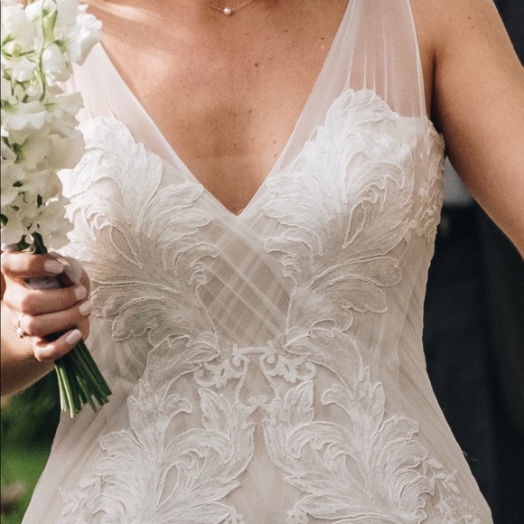 Ines Di Santo Lace, Ivory Wedding Dress - Picture 2 of 13